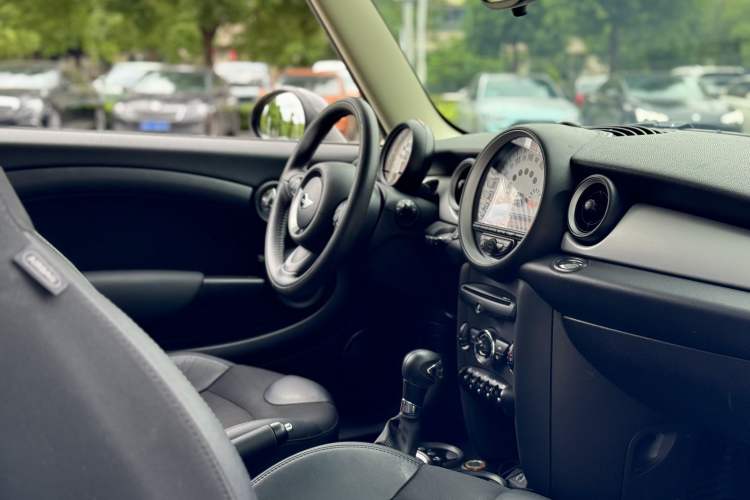 Used  Clubman 2011 1.6L COOPER Fun
