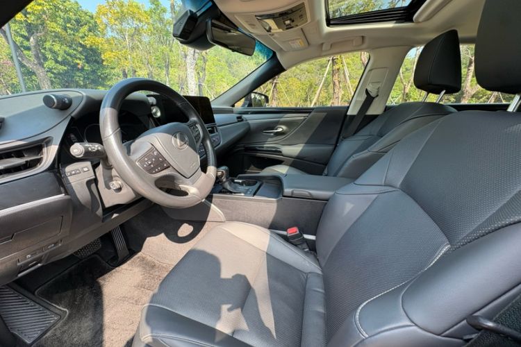 Used Lexus ES 2022 200 Excellence Edition
