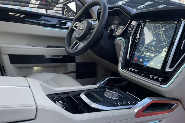 Used Zotye T700 2017 1.8T Dual-Clutch Luxury Model
