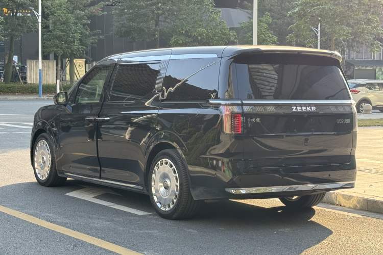 Used Zeekr 009 2024 GAC Trumpchi
