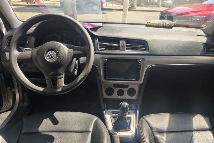 Used Volkswagen Lavida 2013 Revised Classic 1.6L Manual Fashion Edition
