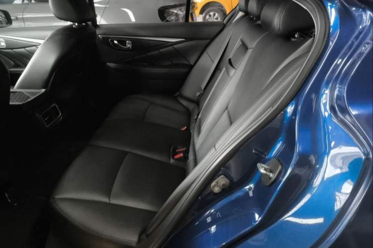 Used Infiniti Q50L 2016 2.0T Comfort Edition
