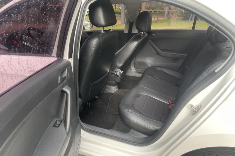 Used Volkswagen Jetta 2017 1.5L Automatic Fashion Model
