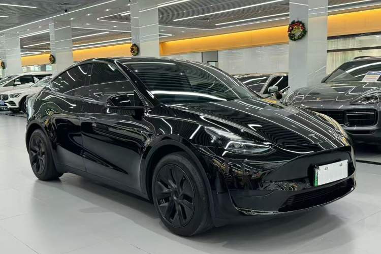 Used Tesla Model Y 2023 Rear-Wheel-Drive Version
