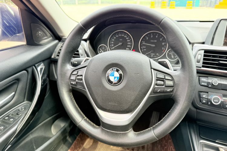 Used BMW 3 Series 2015 320i Luxury Line Stylish Edition
