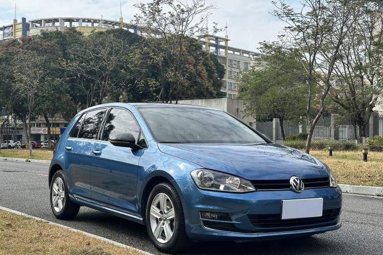 Used Volkswagen Golf 2017 1.6L Automatic Comfort Million-Vehicle Anniversary Edition
