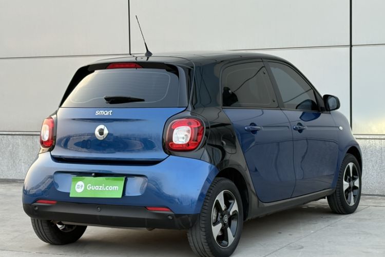 Used  forfour 2018 0.9T 66 kW Fashion Edition
