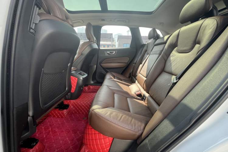 Used Volvo XC60 2019 T5 4x4 Smart Edition China V Standard