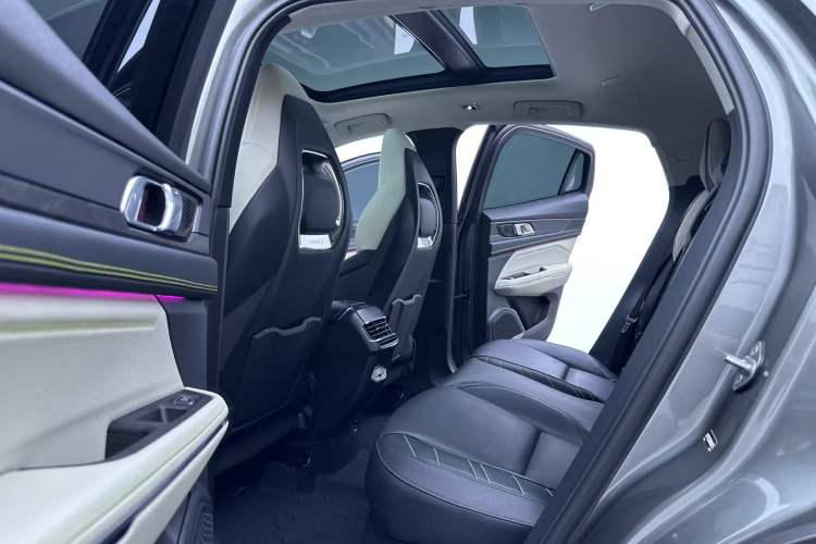 Used Lynk & Co 05 2020 2.0TD Two-Wheel Drive Shine Halo
