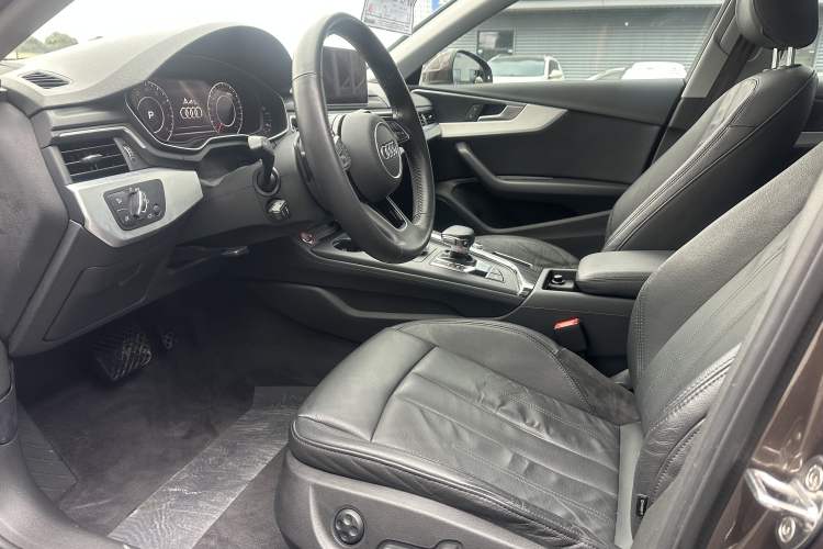 Used Audi A4L 2019 40 TFSI Fashion Version China V