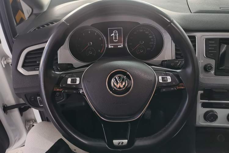 Used Volkswagen Golf Sportsvan 2016 230TSI Manual Entry-Level Trim
