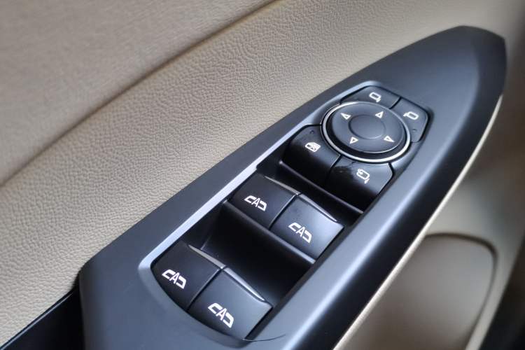 Used Buick GL8 2023 ES Lu Zun Deluxe Model
