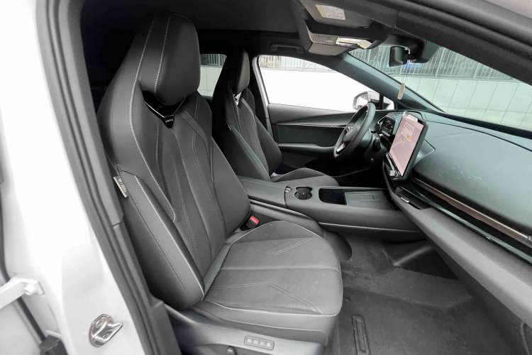 Used Volkswagen ID.UNYX 2024 Pro Long-Range Version
