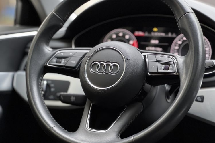 Used Audi A4L 2020 40 TFSI Luxury Dynamic Model
