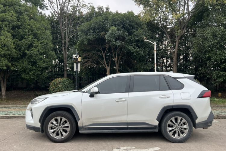 Used Toyota Wildlander 2021 2.0L CVT Two-Wheel Drive Luxury Edition
