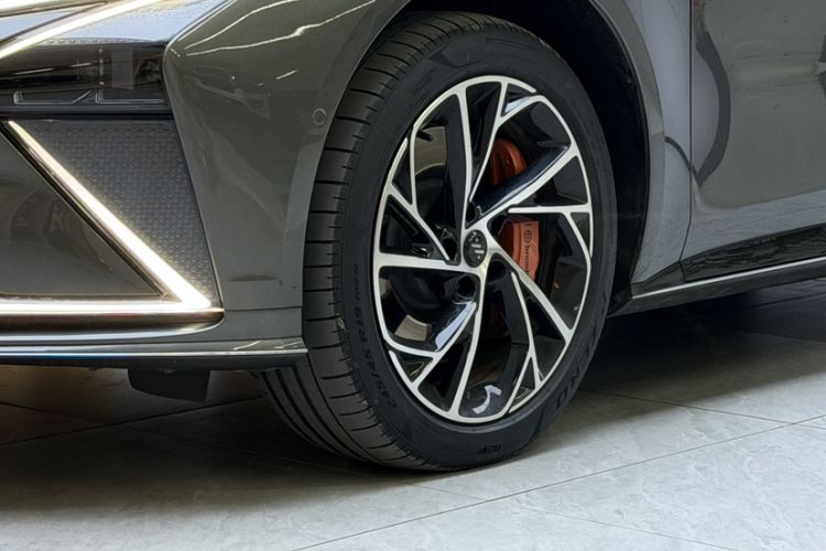 Used  L7 2022 Dynamic Model
