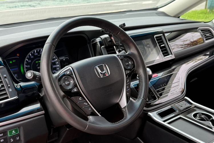 Used Honda Elysion 2019 2.0L Hybrid Supreme Edition
