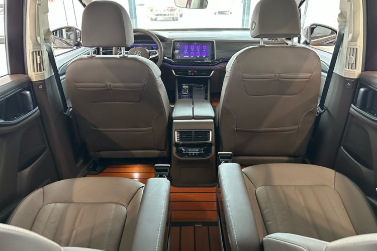 Used Volkswagen Viloran 2022 380TSI Luxury Edition
