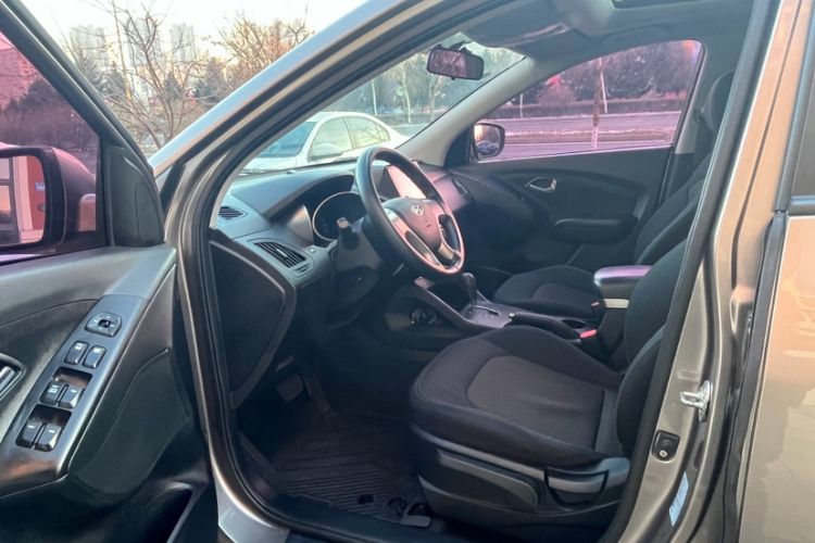 Used Hyundai ix35 2015 2.0L Automatic 2WD Comfort Edition China V Standard
