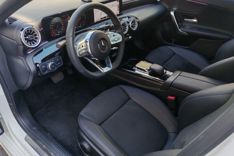 Used Mercedes-Benz A-Class 2022 Second Facelift A 200 L Sport Sedan Fashion Version
