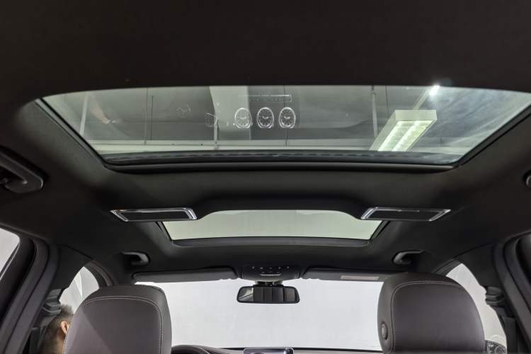 Used Mercedes-Benz GLC 2019 GLC 260 L 4MATIC Dynamic Model
