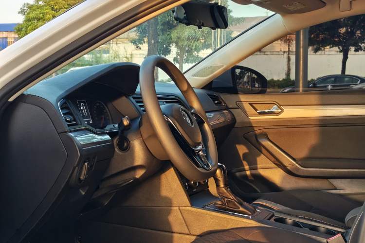 Used Volkswagen Lamando 2019 230TSI DSG Fashion Edition China VI
