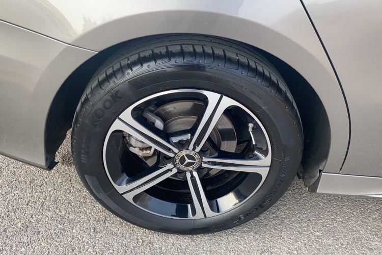 Used Mercedes-Benz A-Class 2022 Second Facelift A 200 L Sport Sedan Fashion Version
