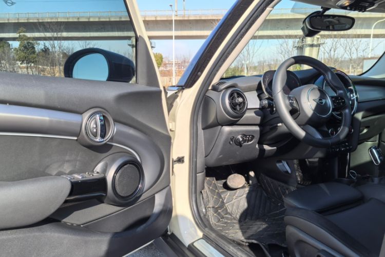 Used  MINI 2022 Updated 1.5T COOPER Artist Five-Door Edition
