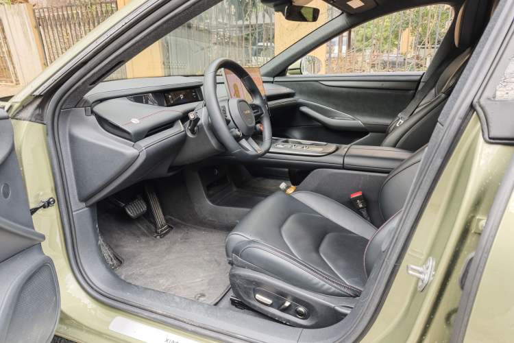 Used  SU7 2024 Rear-Drive Long-Range Intelligent Driving Version
