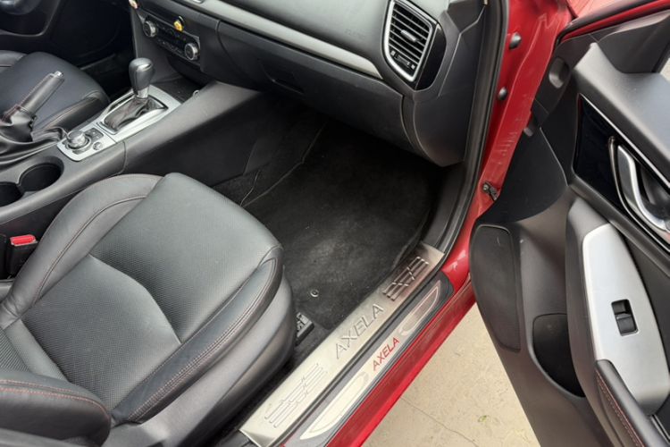 Used Mazda Mazda 3 Axela 2016 Sedan 2.0L Automatic Flagship Model