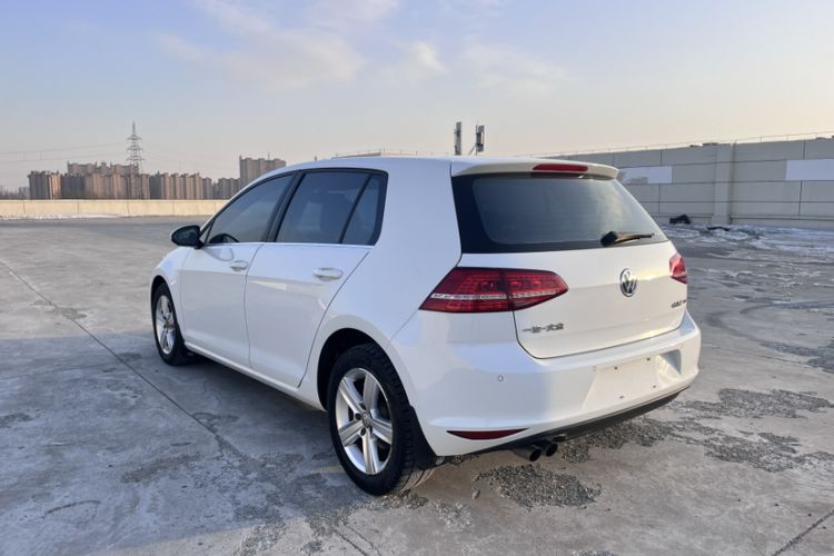 Used Volkswagen Golf 2015 1.4TSI Automatic Luxury Model
