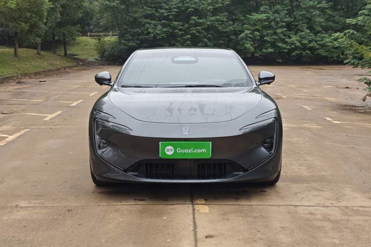 Used  12 2024 700 Three-Laser Rear-Wheel Drive Luxury Edition