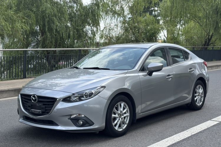 Used Mazda Mazda 3 Axela 2016 Sedan 1.5L Automatic Luxury Model
