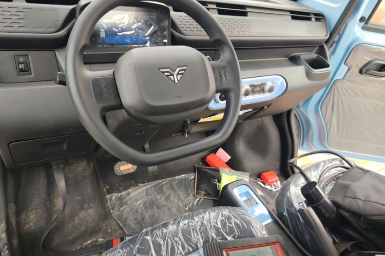 Used   2023 140km Long Wheelbase Flatbed Entry-Level Trim
