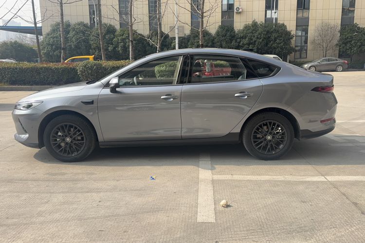 Used BYD Qin PLUS 2025 EV Smart Drive Edition 420KM Leading Model