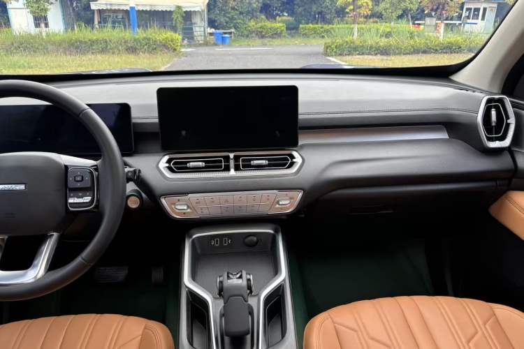 Used Haval H5 2023 2.0T Automatic All-Wheel Drive LinkedIn Gasoline
