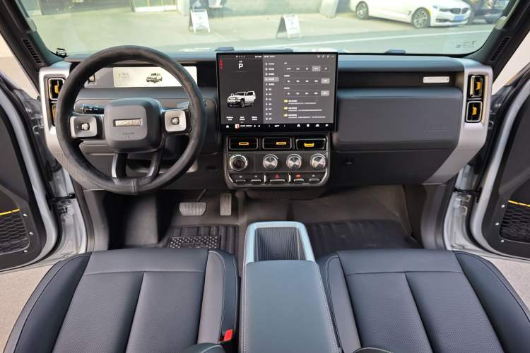 Used  V23 2025 401 Two-Wheel Drive Intelligent Driving Version
