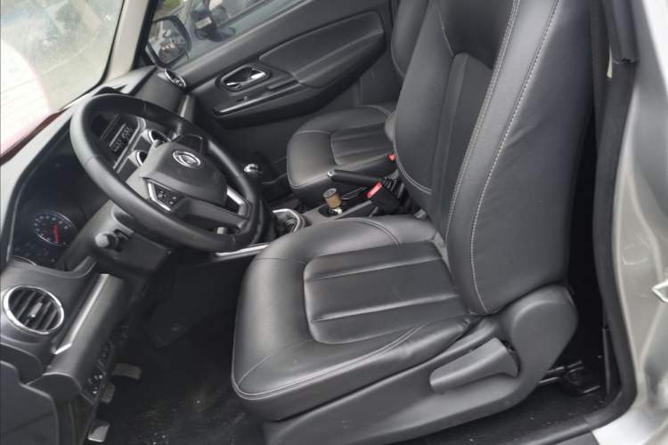 Used Dongfeng Ruichi 2021 2.4L Gasoline Two-Wheel-Drive Base Model for Entrepreneurship Model 2TZD
