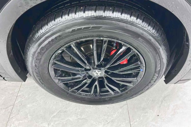 Used Venucia V 2022 260T Black Horse Edition · Idol
