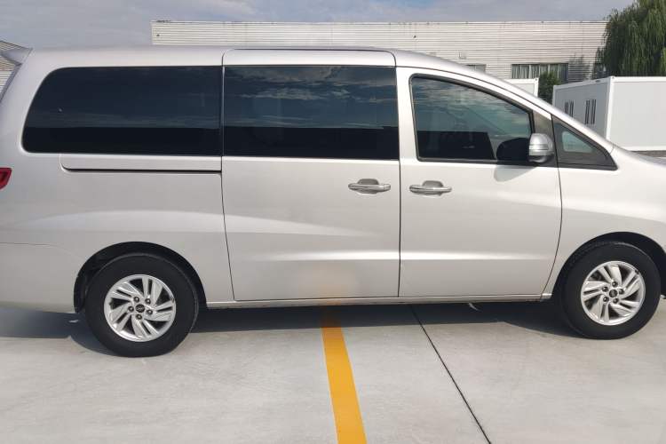 Used  M4 2019 Business Series 2.0L Manual - China VI Standard
