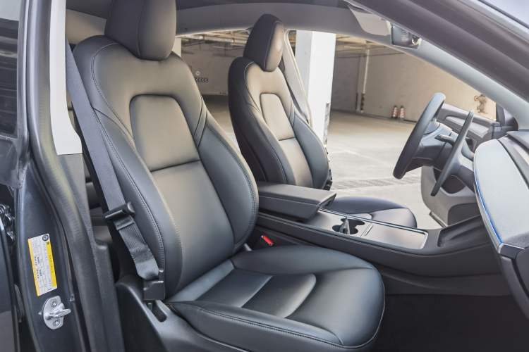 Used Tesla Model Y 2024 Rear-Wheel-Drive Version
