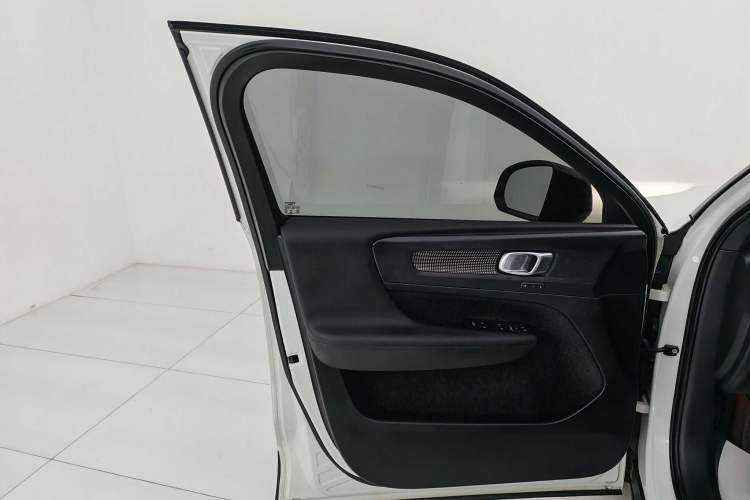 Used Volvo XC40 2021 T4 Four-Wheel Drive Smart & Sporty Edition
