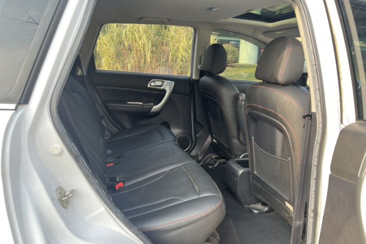 Used Haval H6 2016 Upgraded Model 1.5T Manual Two-Wheel Drive Elite Version
