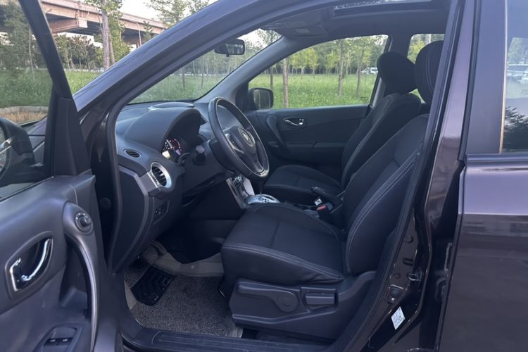 Used Renault Koleos 2013 2.5L Two-Wheel-Drive Urban Edition
