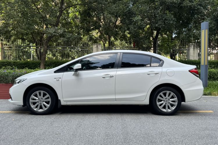 Used Honda Civic 2014 1.8L automatic comfort version
