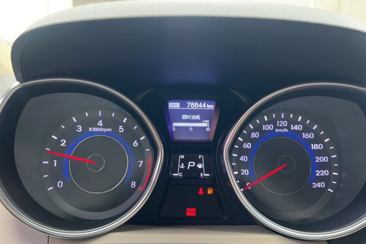 Used Hyundai Elantra 2015 1.6L Automatic Leading Model
