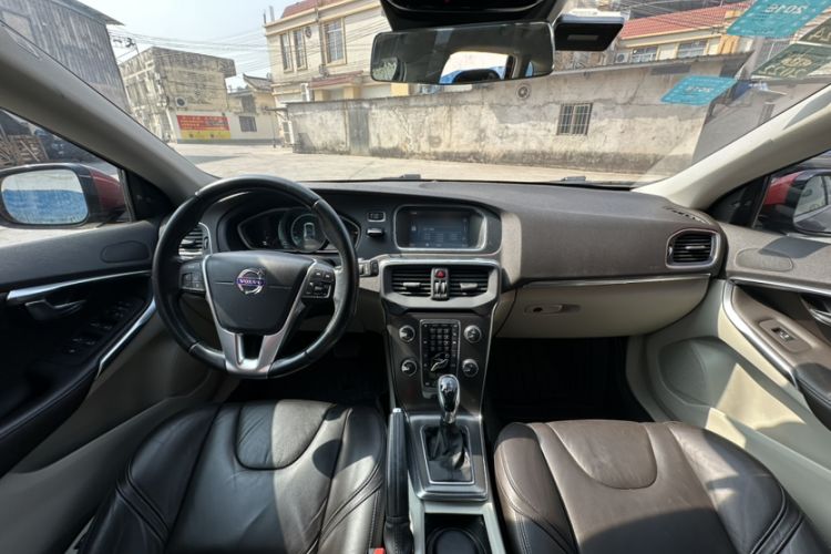 Used Volvo V40 2014 2.0T Zhiya Edition