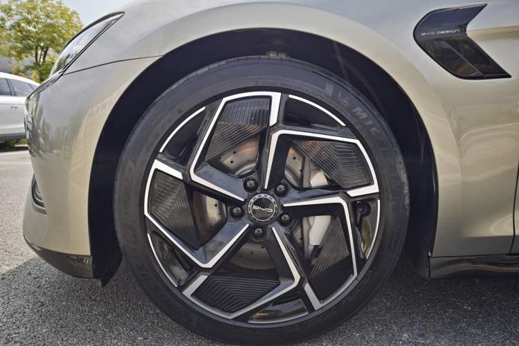 Used BYD Seal 2022 700 km Long-Range Rear-Wheel-Drive Version
