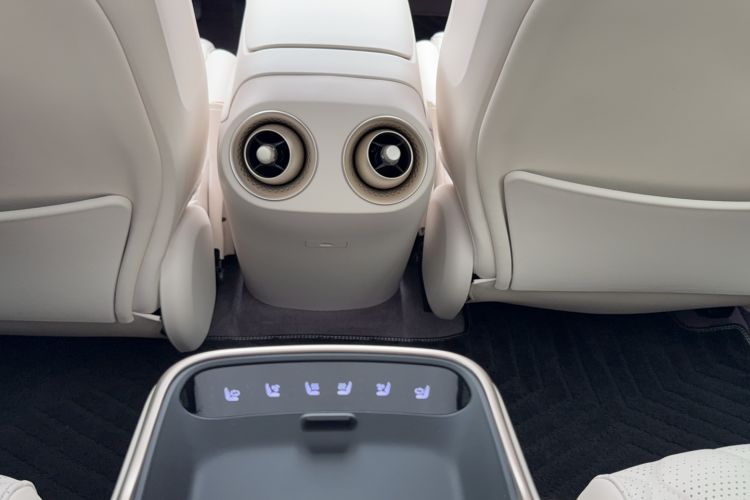 Used  11 2024 630 Rear-Wheel Drive Edition with Three Lasers