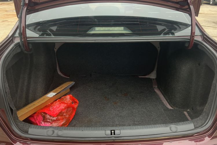 Used Volkswagen Lavida 2013 Revised Classic 1.6L Automatic Fashion Edition
